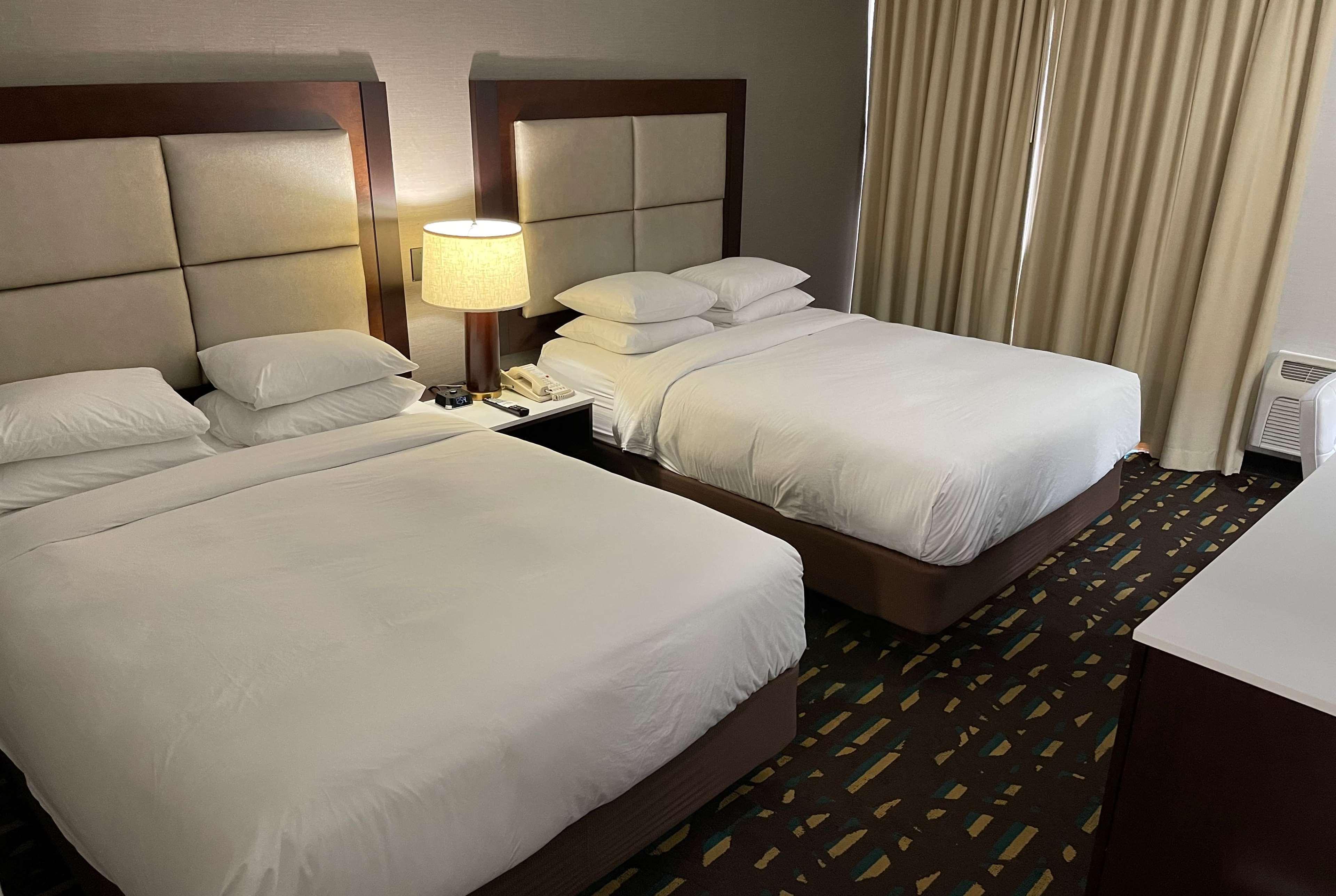 Wyndham Chicago O'Hare Hotel Rosemont Exterior photo