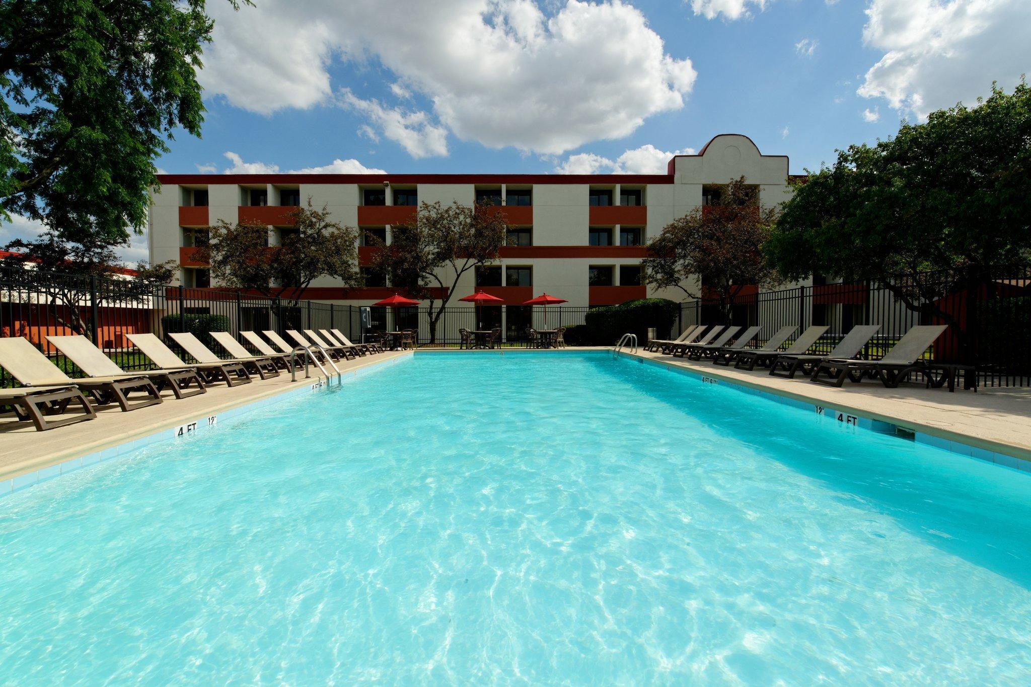 Wyndham Chicago O'Hare Hotel Rosemont Exterior photo