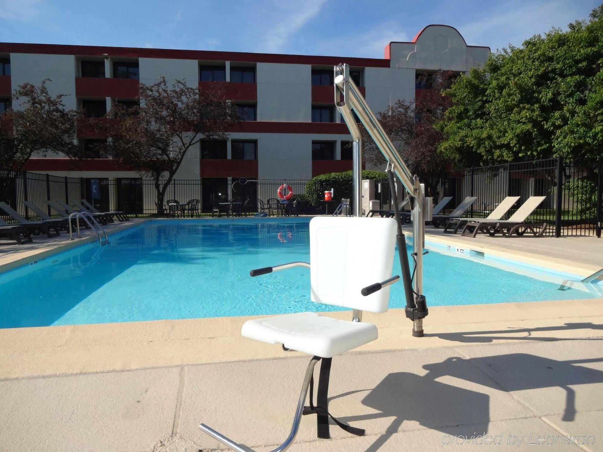 Wyndham Chicago O'Hare Hotel Rosemont Exterior photo